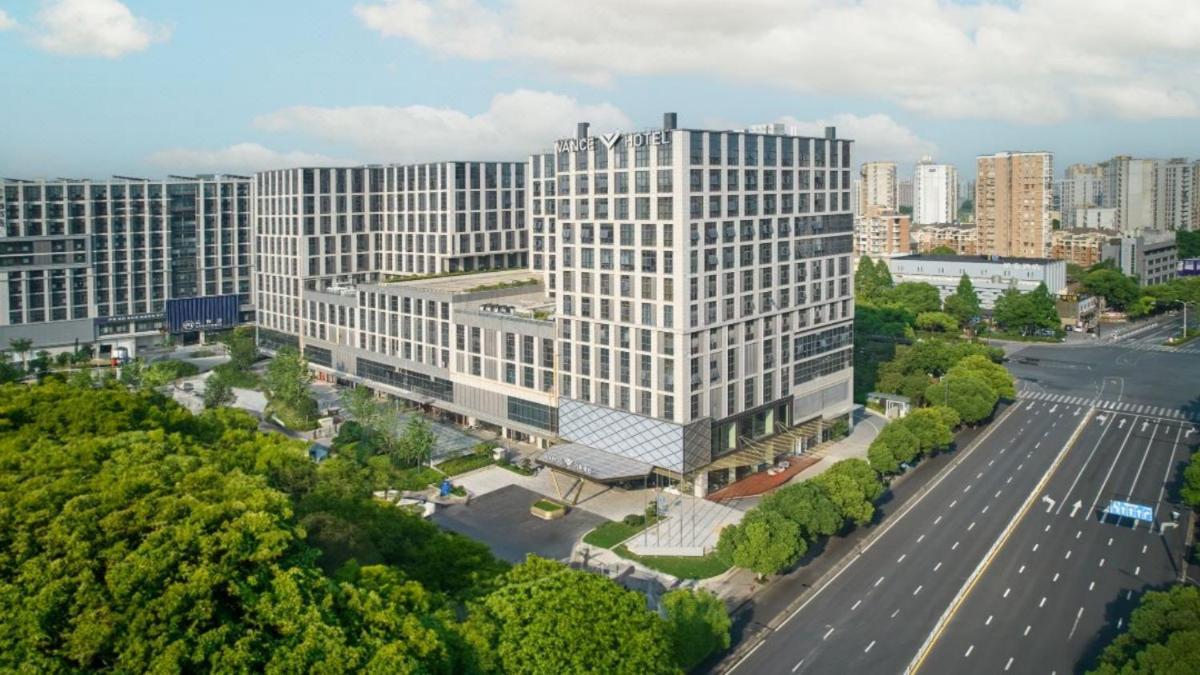Vance Hotel - East Railway Station - Hizvo