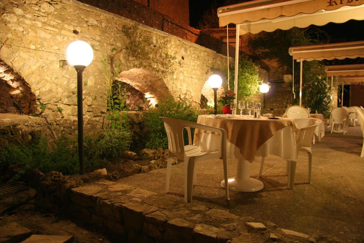 Logis Hôtel Restaurant Les Géraniums - Housity