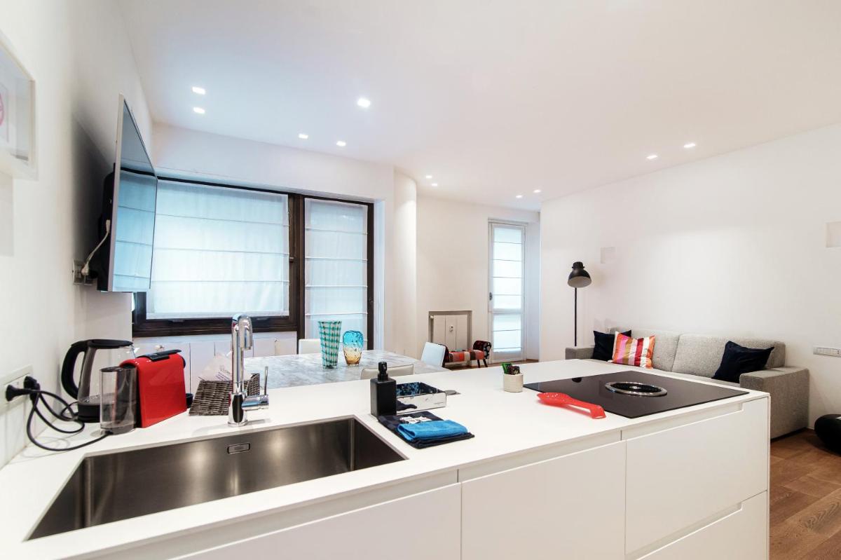 Luxury Lungo Lario by Quokka 360 - Between lake and Como downtown - Housity