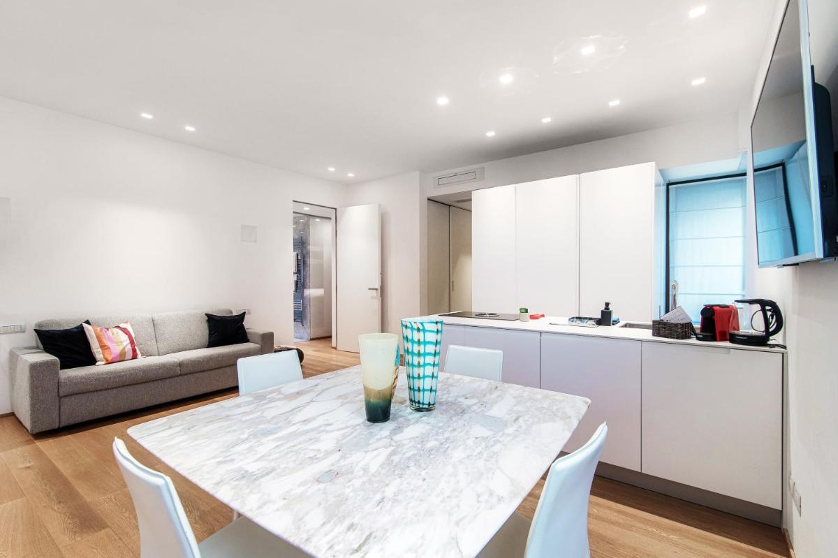 Luxury Lungo Lario by Quokka 360 - Between lake and Como downtown - Housity