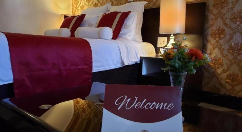 Selborne Hotel - Housity
