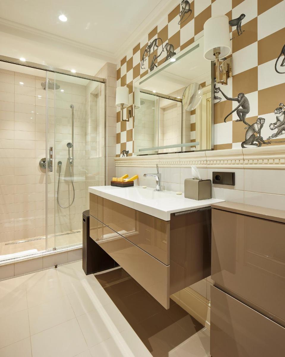 Un baño de Alàbriga Hotel GL