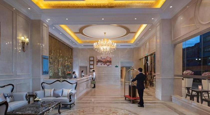 Vienna Hotel Guangdong Foshan Sanshui Forest Park - Housity