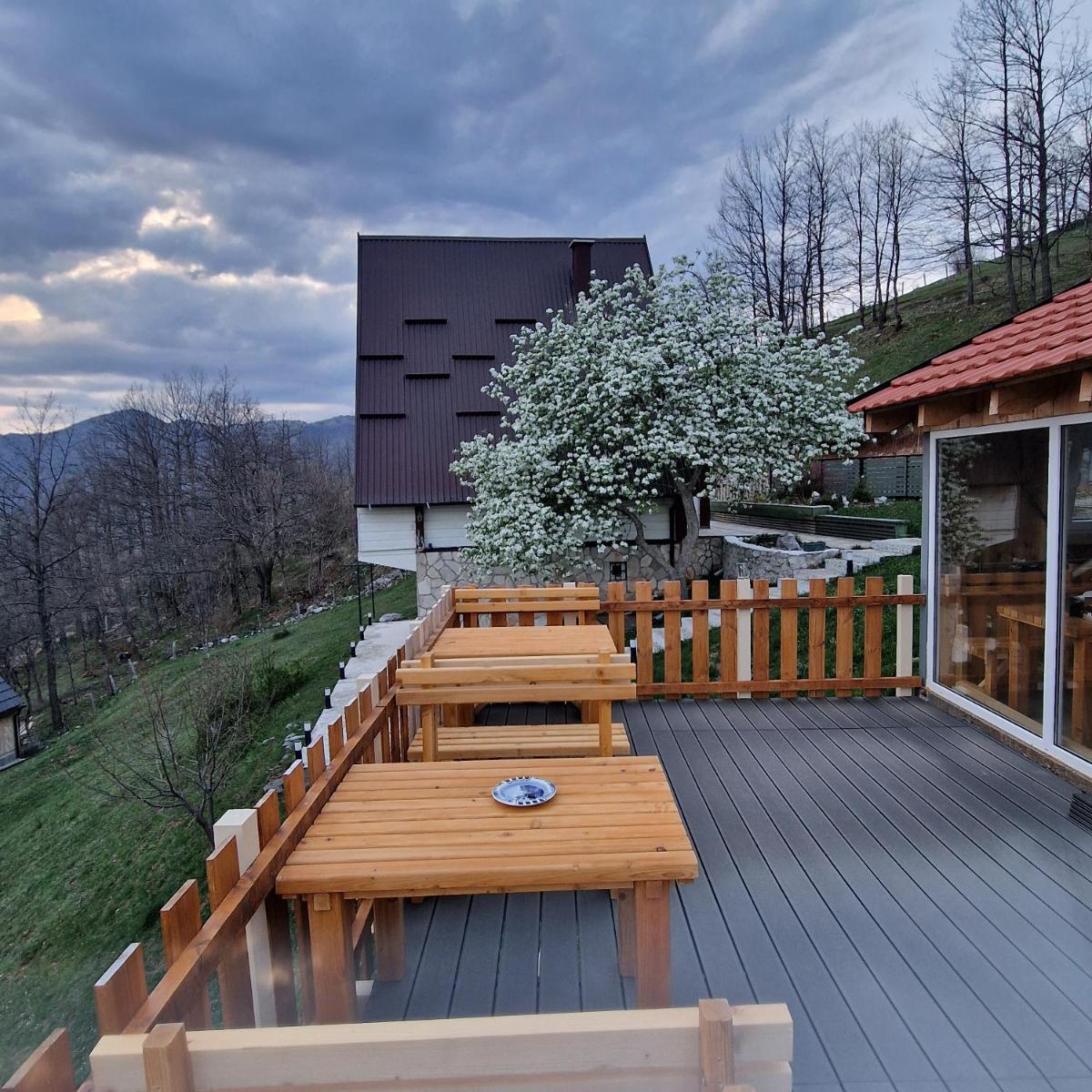 Apartmani Vukomanovo - Housity