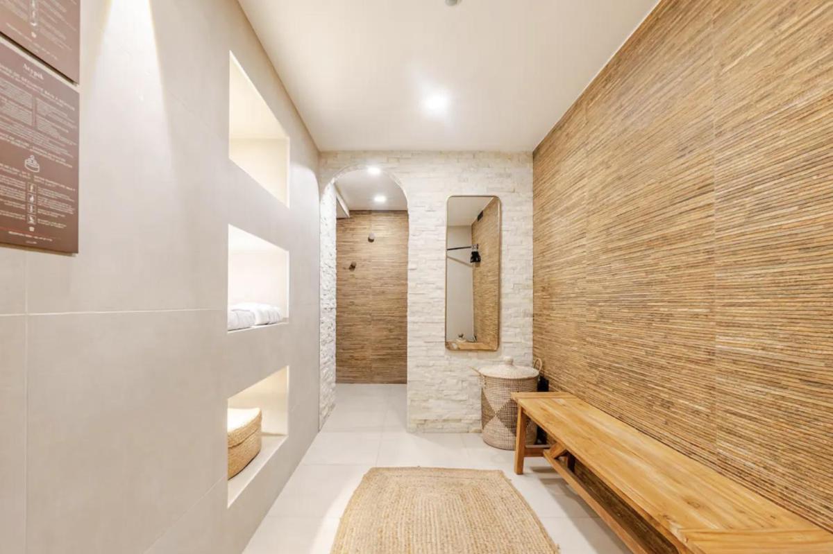 Salle de bains dans l'établissement Atypik Hotel