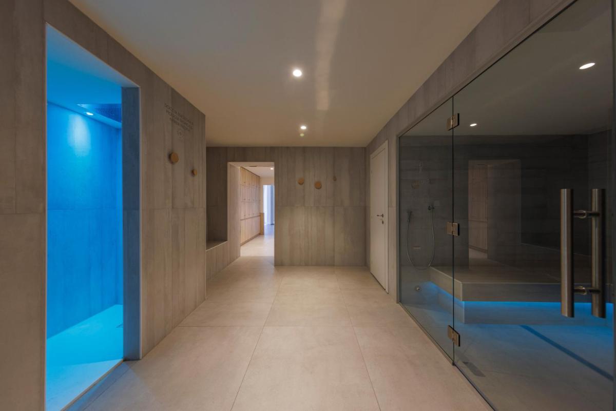Grand Hotel Riva - Housity