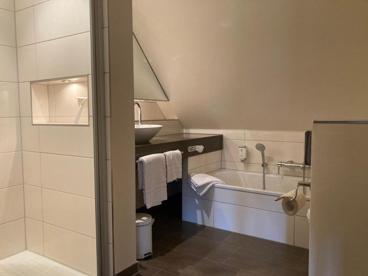 Flair-Hotel Neeth - Housity