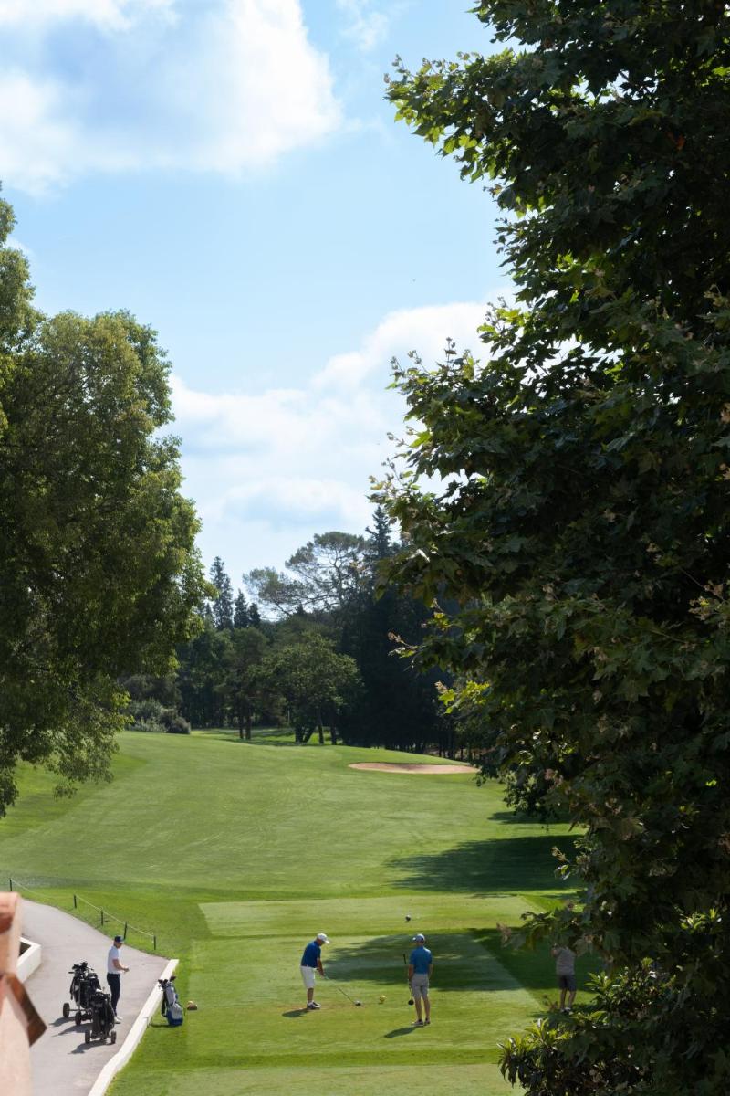 Golf sur le terrain de l'hôtel ou à proximité