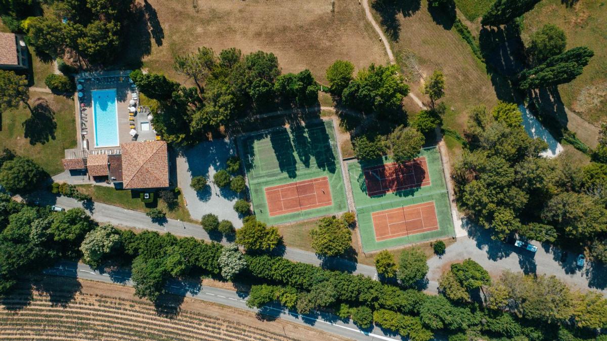 Vue panoramique sur l'établissement Club Vacances Bleues Domaine de Château Laval