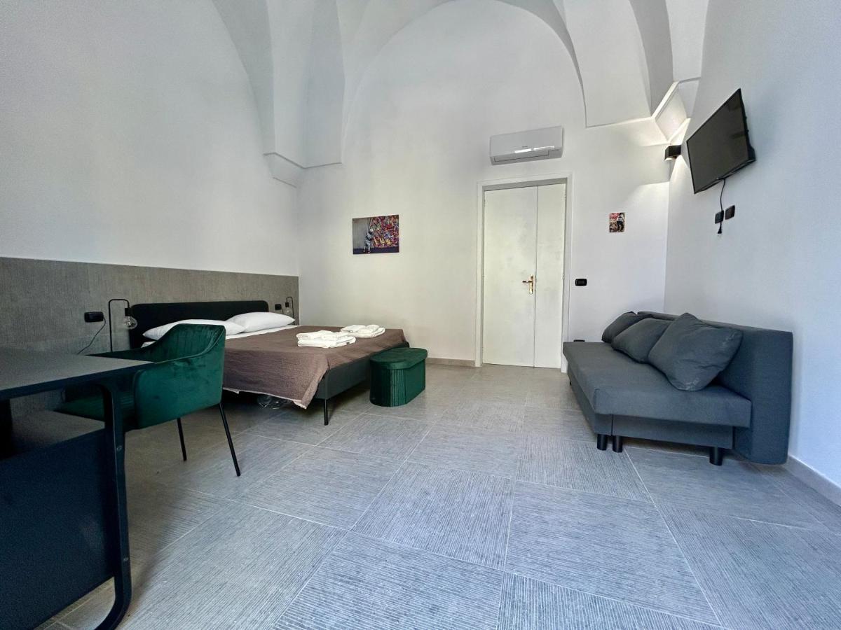 Nonno Uccio - Housity