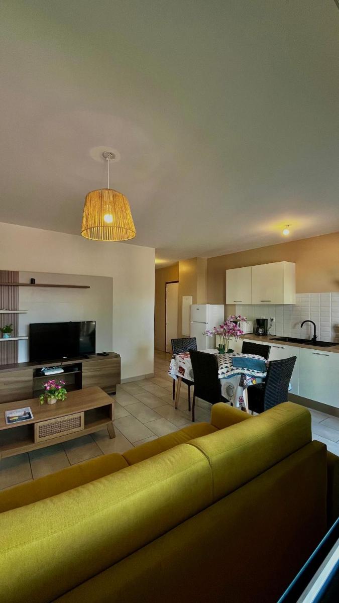 Tropical Suites - Hizvo
