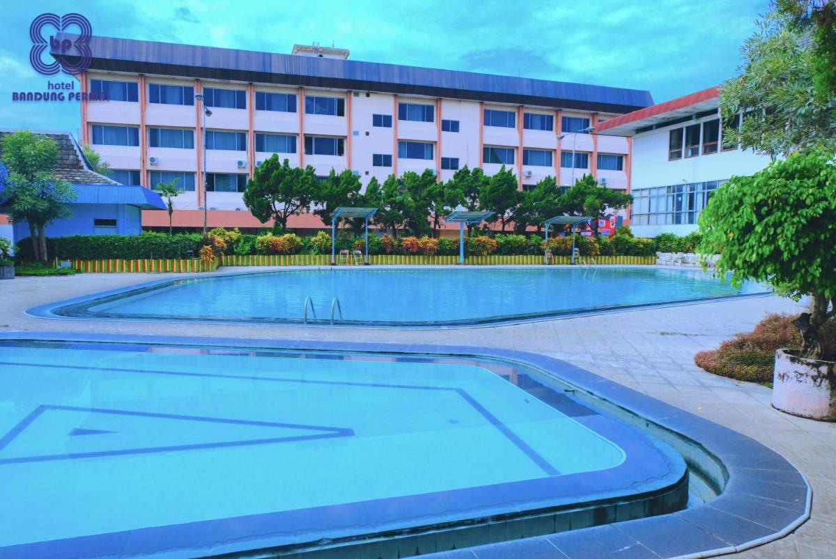 Bandung Permai Hotel Jember - Housity