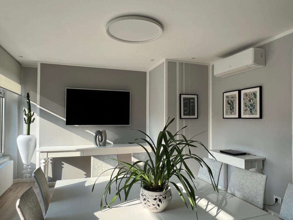 Hotel La Pace - Housity