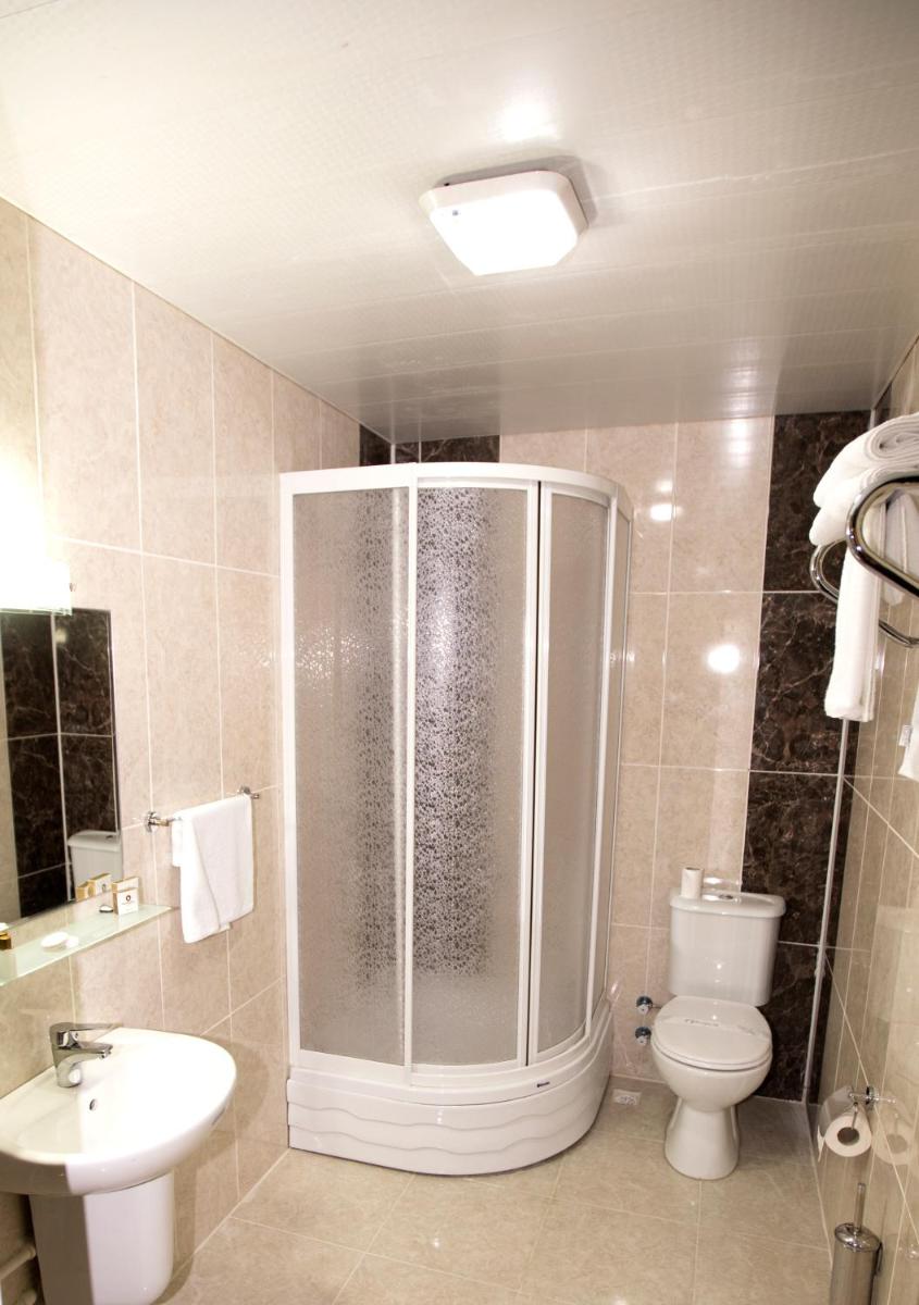 Resmina Hotel - Housity