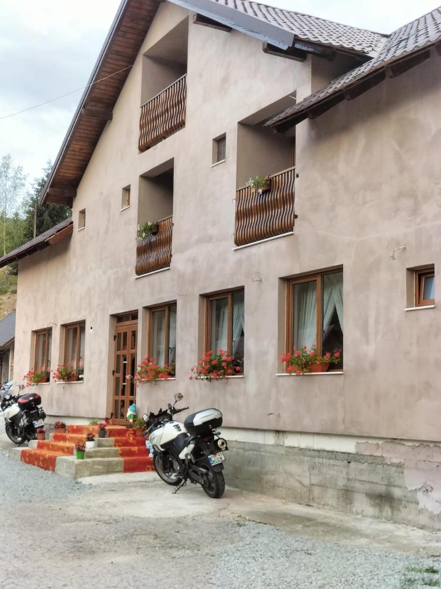 Casa Vânătorilor - Housity