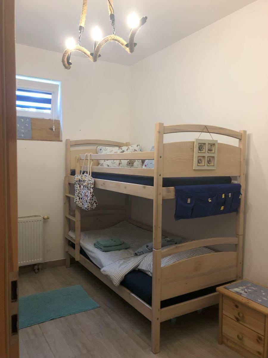Apartament w Stegnie nad morzem na 10 osób. Sauna. Duży salon. Kominek. - Housity