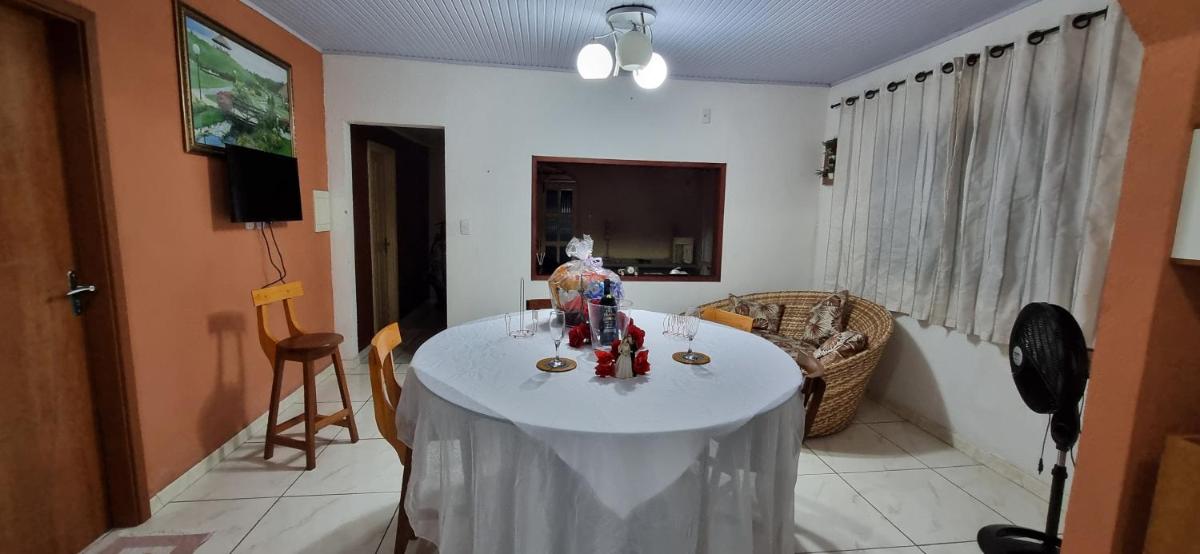 Excelente Casa no Bairro Mundo Novo com piscina - Housity