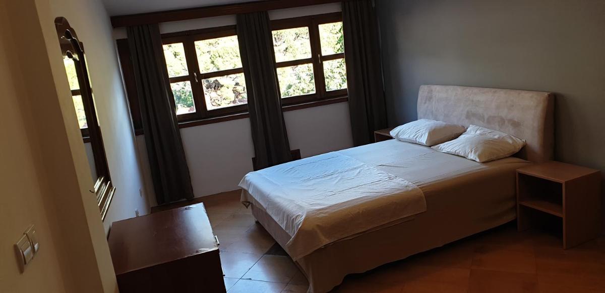 Apartment Old Town Stari Bar - Housity