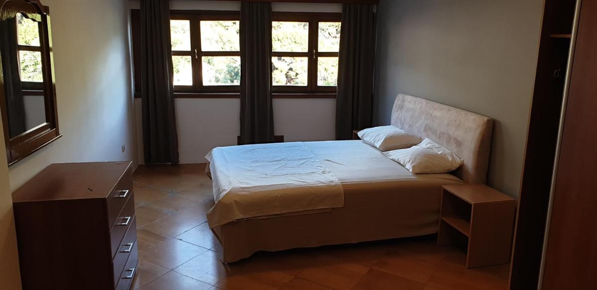 Apartment Old Town Stari Bar - Housity
