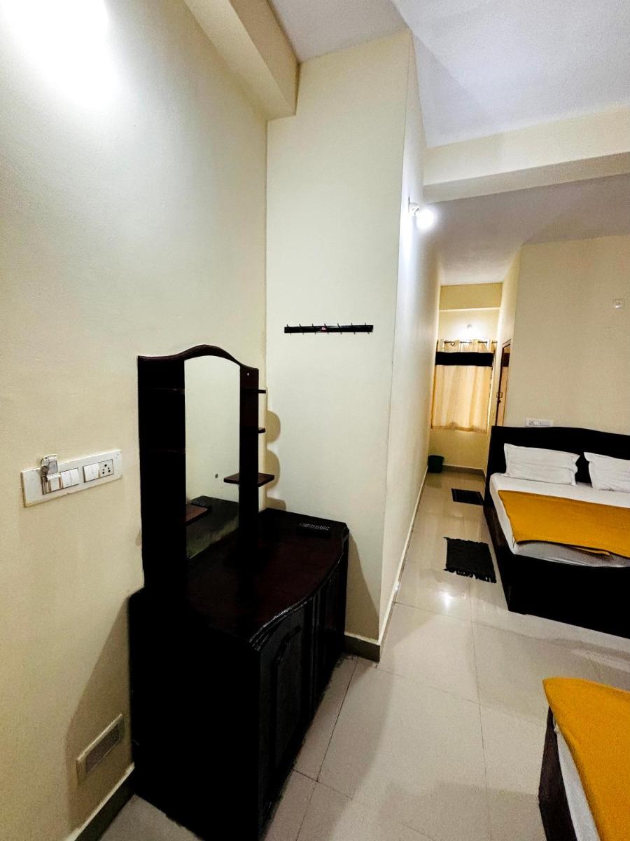 Suitetrails - Dhanalakshmi hotel&lodge