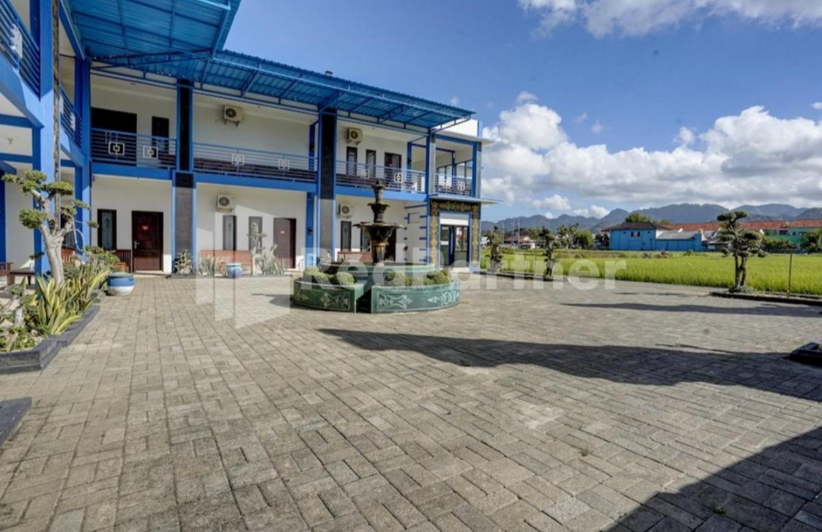 Hotel Miranda Bawean Mitra RedDoorz - Housity