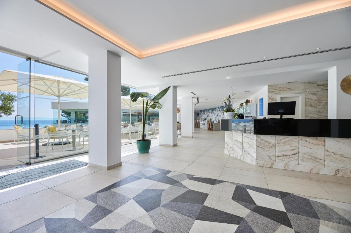 Imagen de la galería de AluaSoul Carolina - Adults Only, en Font de Sa Cala