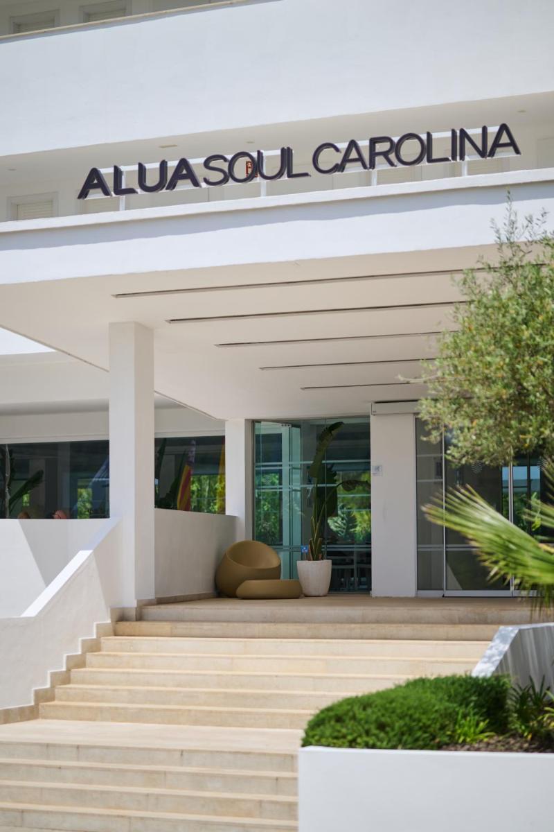 Imagen de la galería de AluaSoul Carolina - Adults Only, en Font de Sa Cala