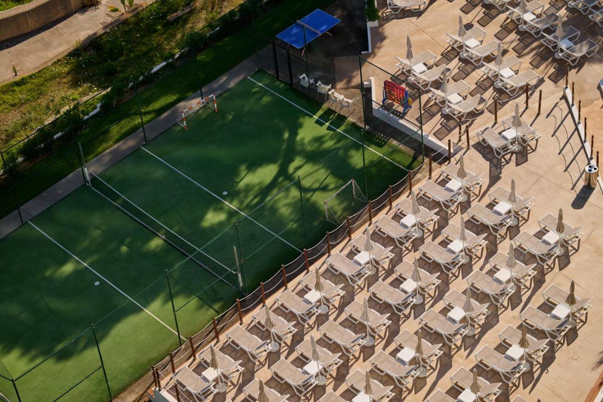 Instalaciones para jugar a tenis o squash en AluaSoul Carolina - Adults Only o alrededores