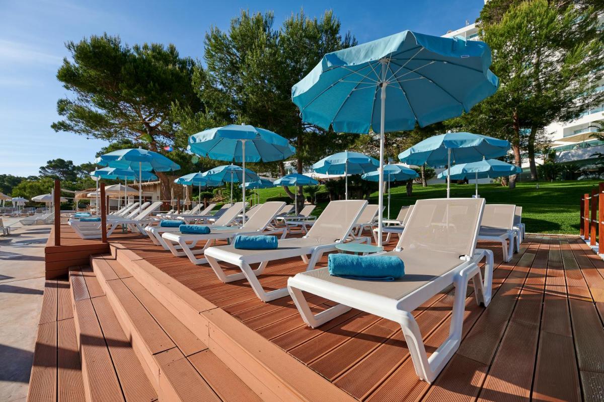 Imagen de la galería de AluaSoul Carolina - Adults Only, en Font de Sa Cala