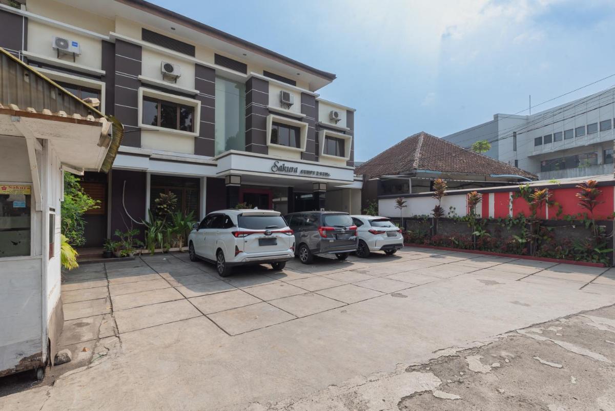 Urbanview Hotel Sakura Bandung - Housity