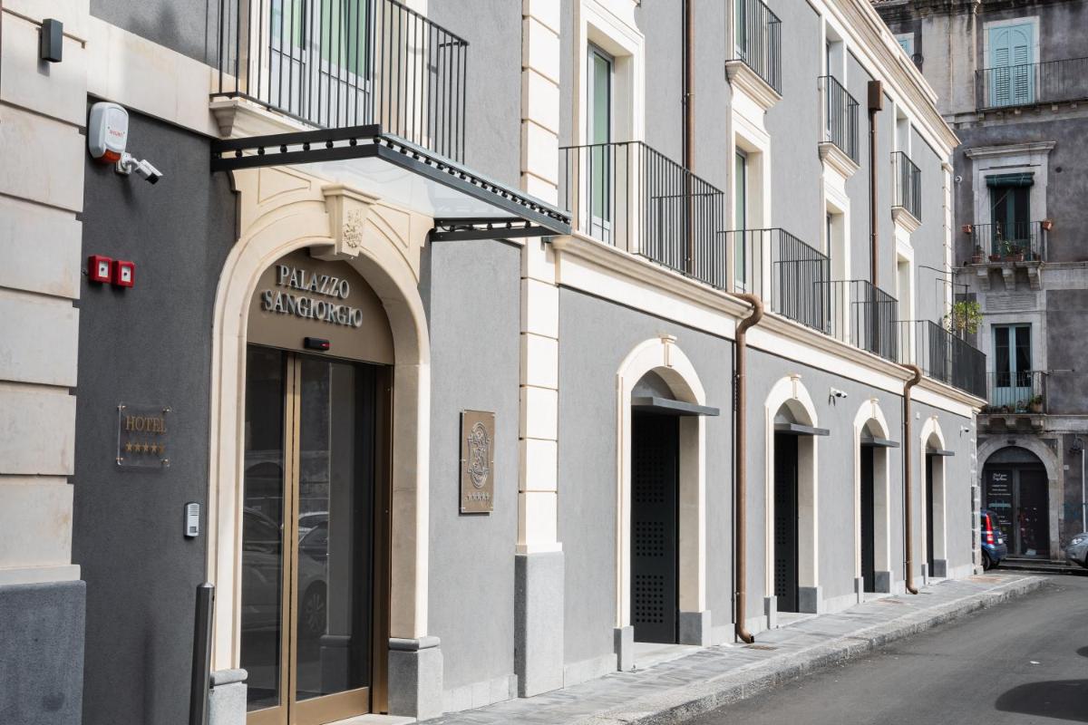 Palazzo Sangiorgio - Housity