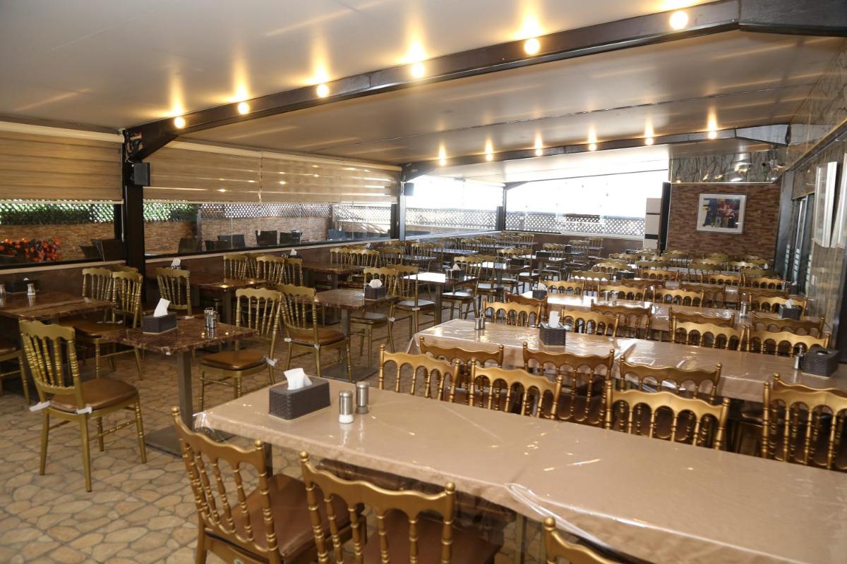 Grape Village Hotel - Housity