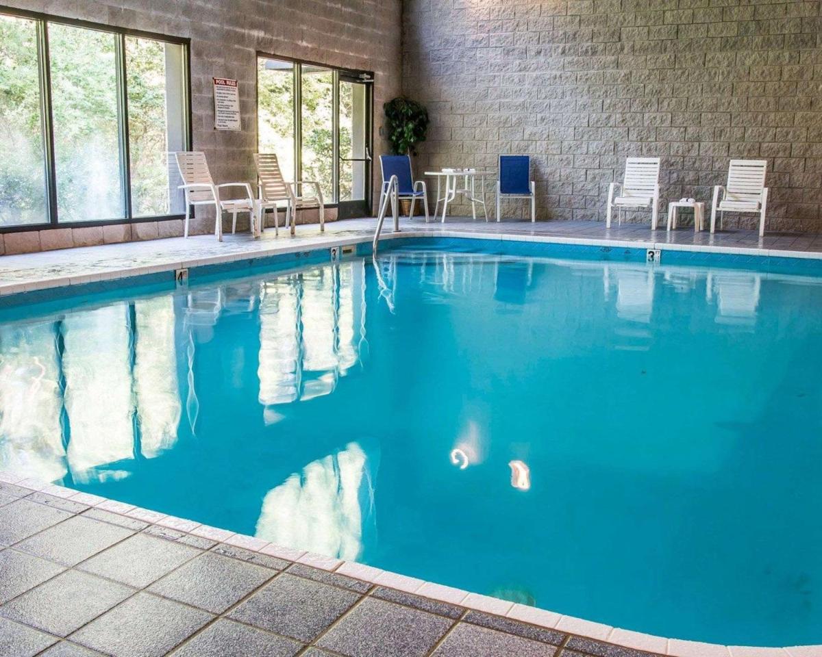 Comfort Inn Whitehall near Michigan's Adventure - Housity