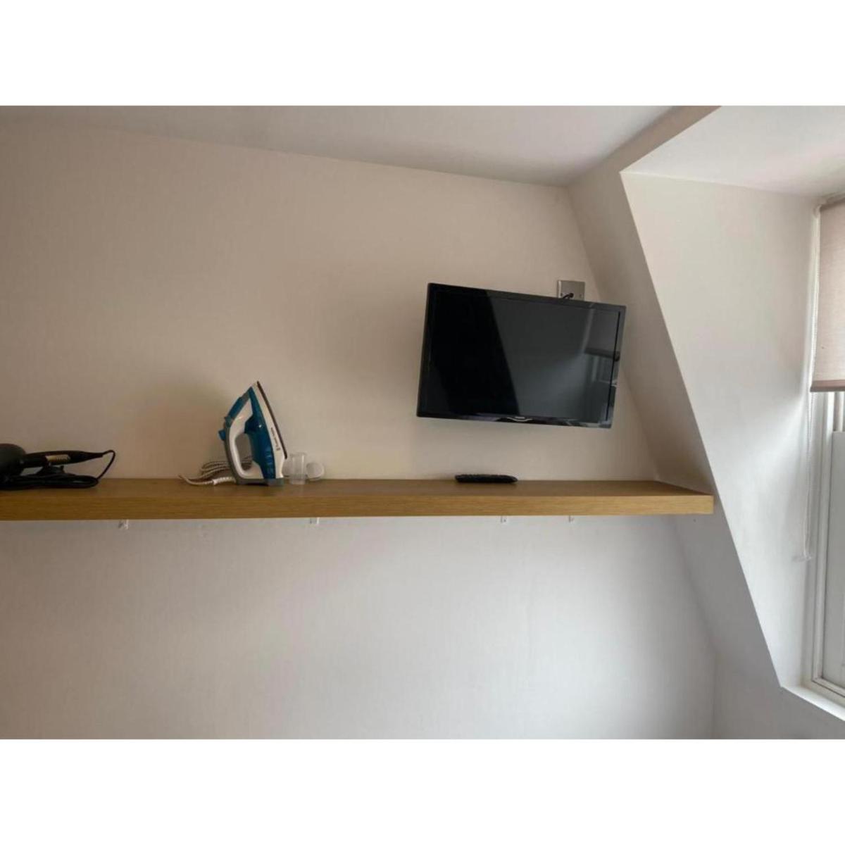 F406- Great Studio for 2 Near Hyde Park - Housity