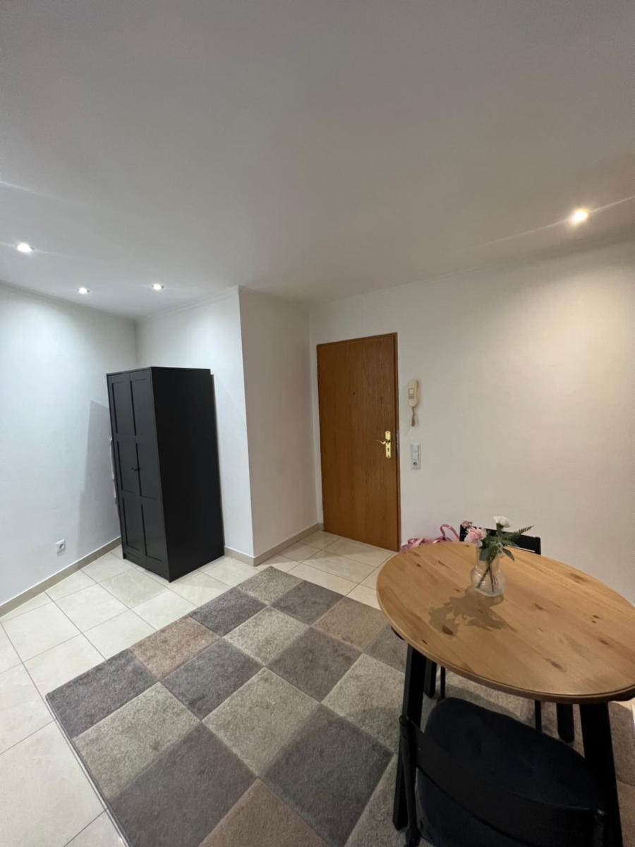 TMJ Apartment 3 - Housity