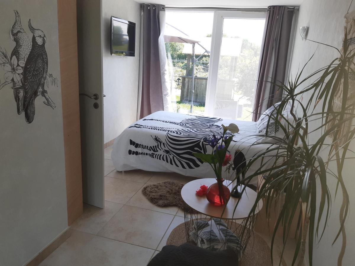 Soirée romantique avec Bain Nordique sur Domaine Equestre, Studio Tout Confort - Housity