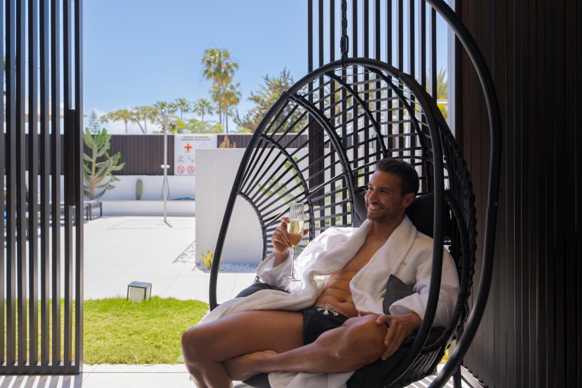 Clientes alojados en Fahana - Gay Men Only