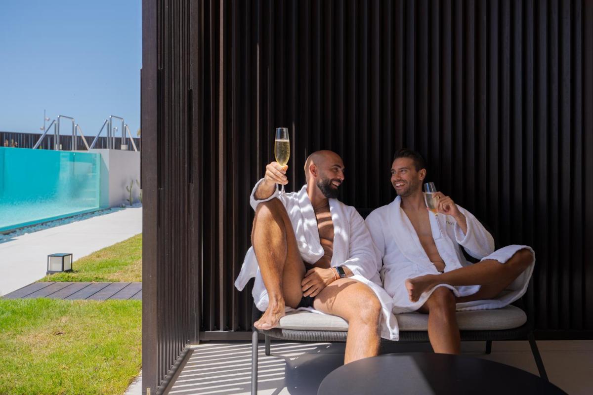 Clientes alojados en Fahana - Gay Men Only