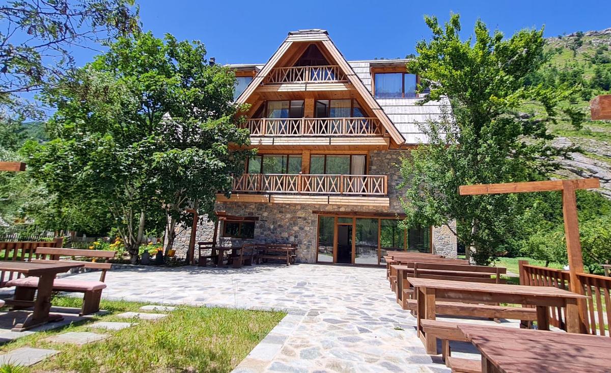 NeoKulla Hotel - By Kol Gjoni - Housity