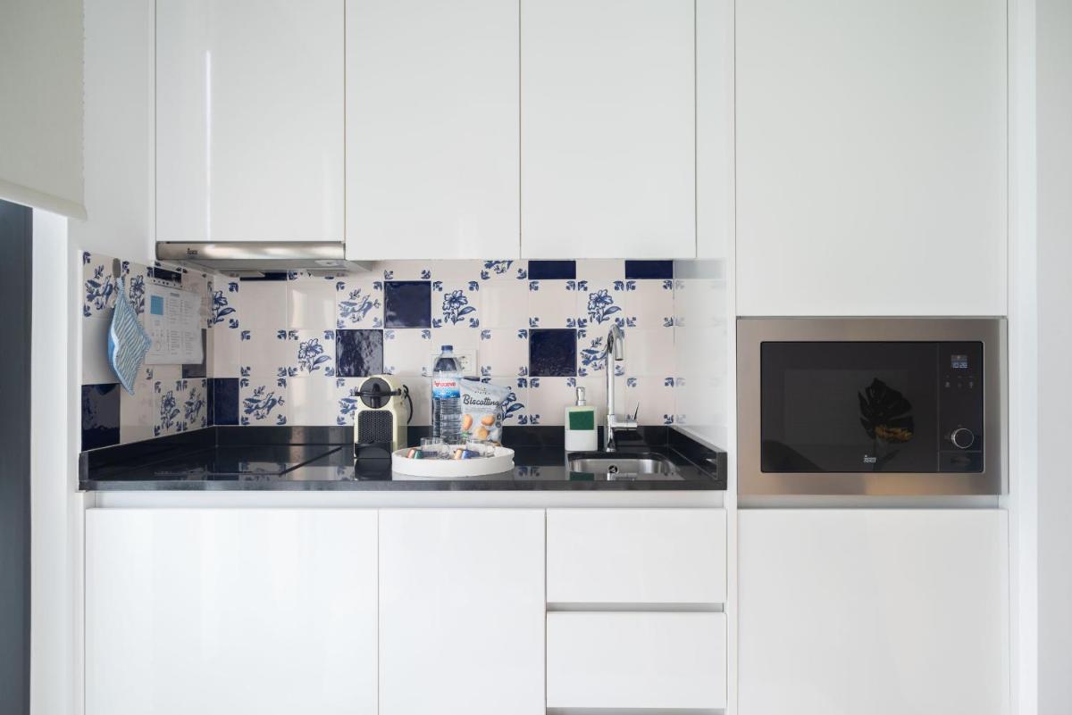 Sunflower Luxury Loft w AC Downtown and Metro - Housity