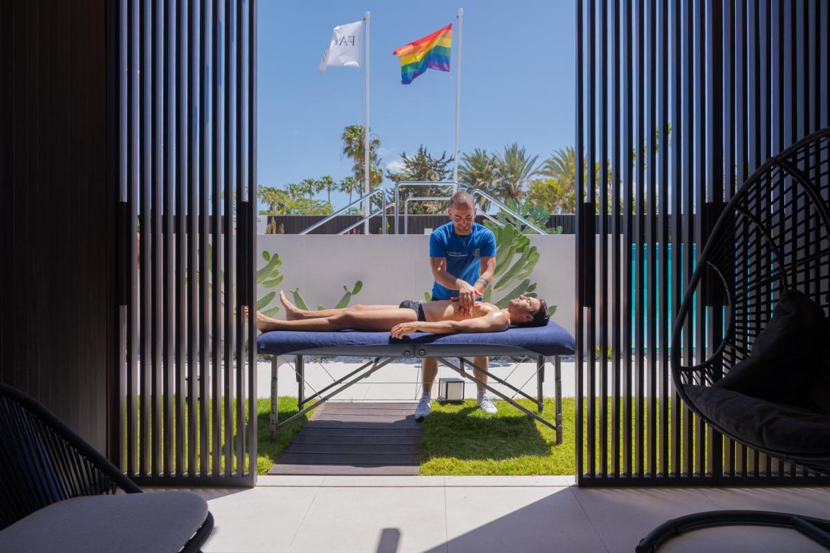 Clientes alojados en Fahana - Gay Men Only