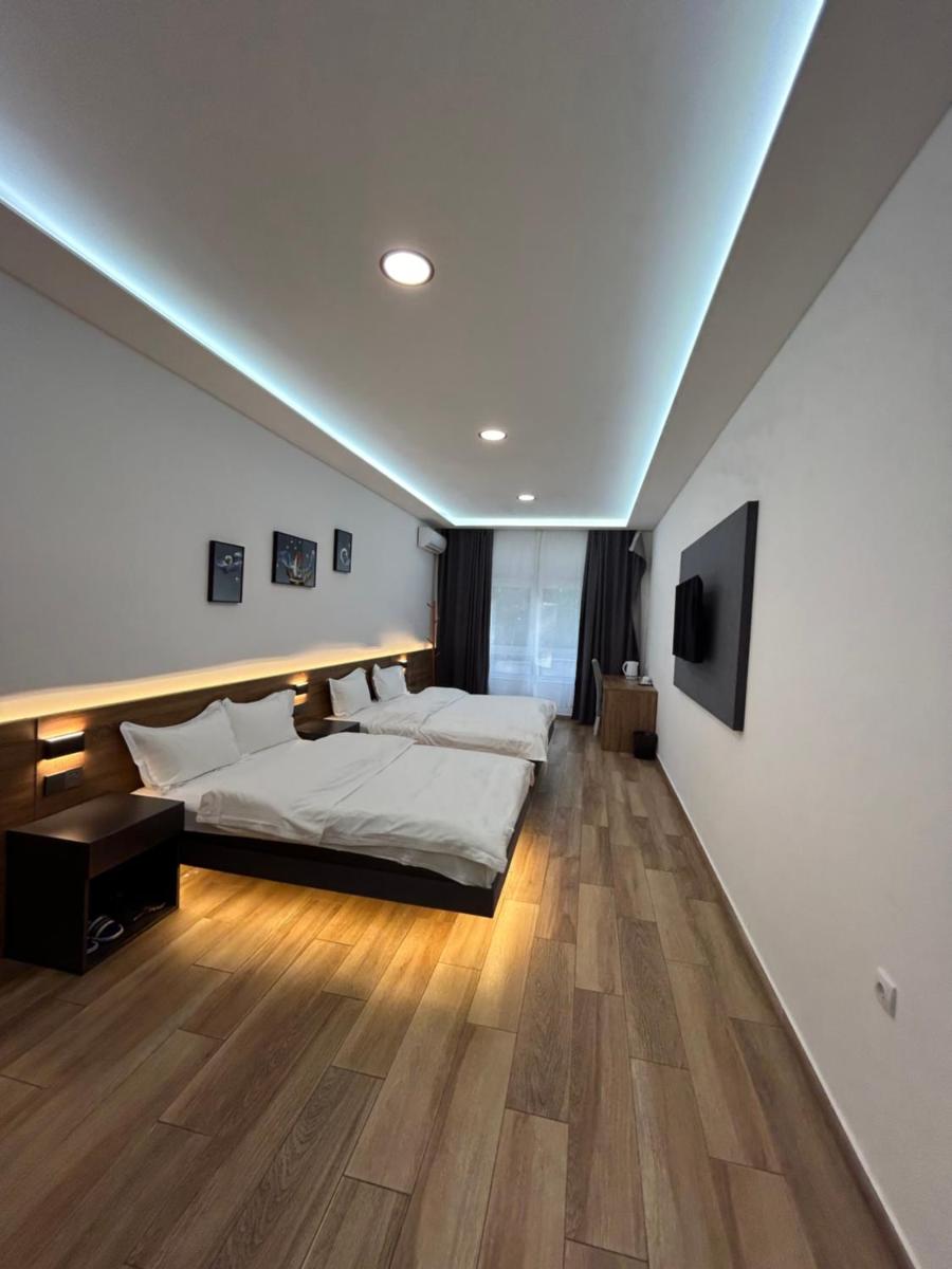 H.T Hotel - Housity