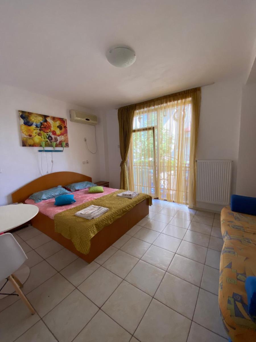 Garsoniere Victor Seaview Aer Conditionat primim Carduri Vacanta 150 m de plaja Reyna Beach - Housity