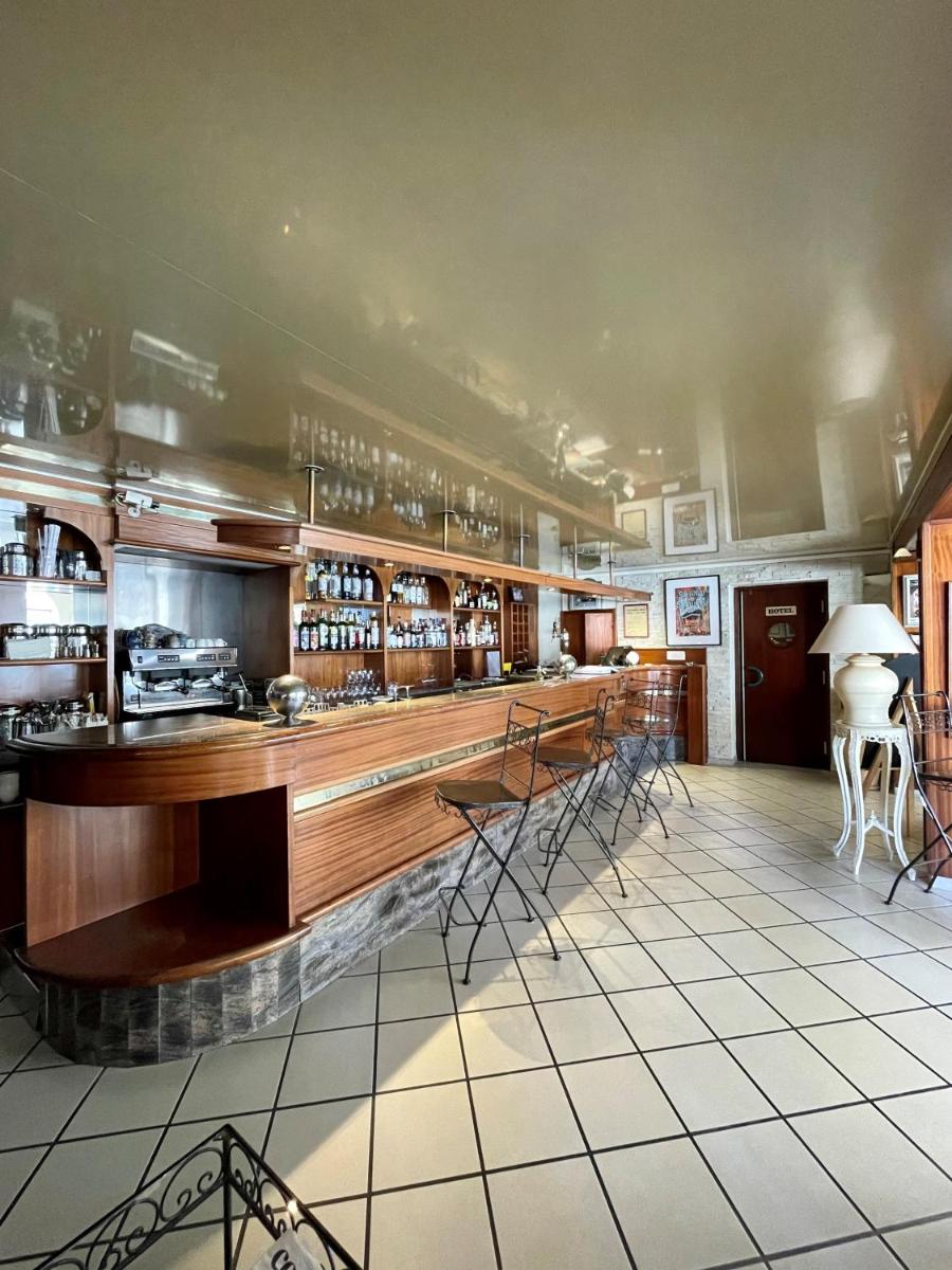 Salon ou bar de l'établissement Franceschini