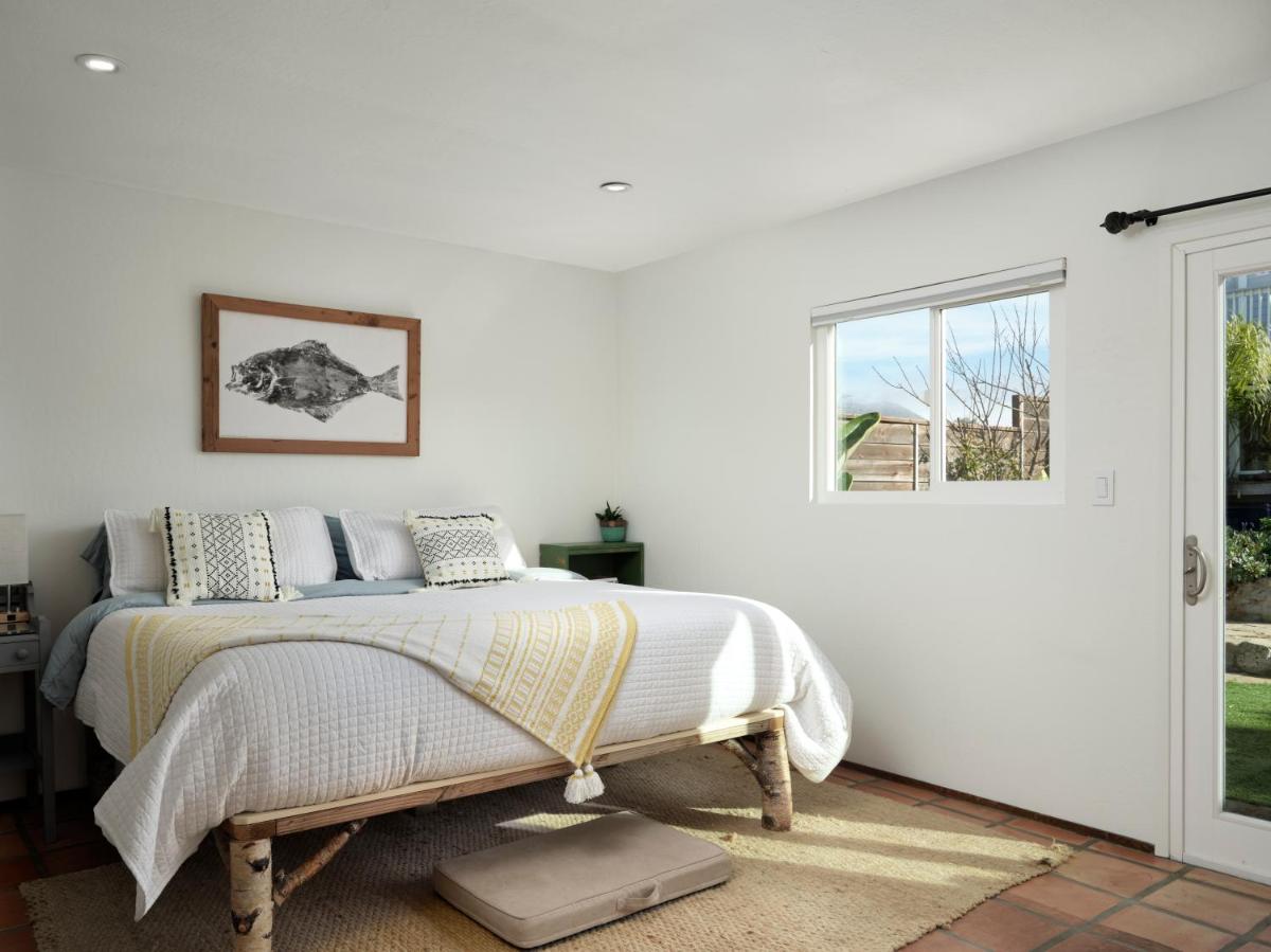 Baywood Casita- kids, dogs, hot tub - Housity