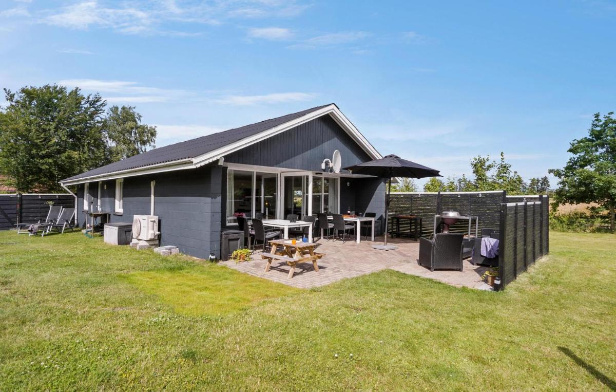 3 Bedroom Cozy Home In Ulfborg - Housity