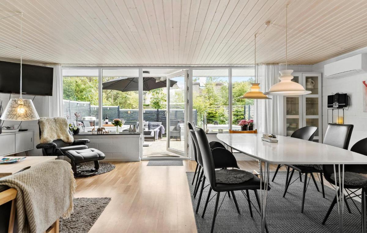 3 Bedroom Cozy Home In Ulfborg - Housity