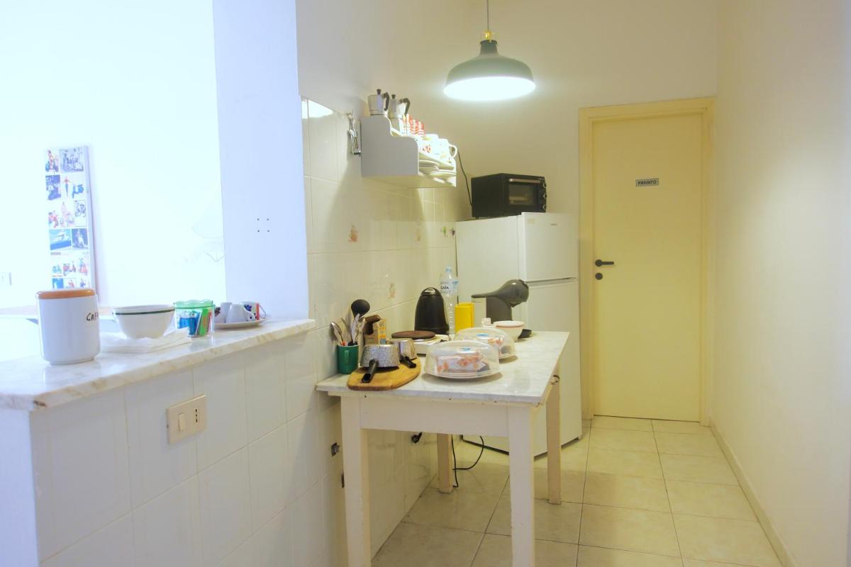 B&B Ad Un Passo Dal Mare - Housity