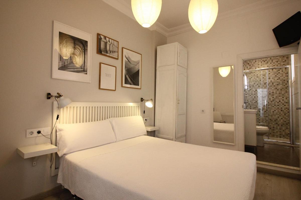 Las Atarazanas - Design Hostal - Housity