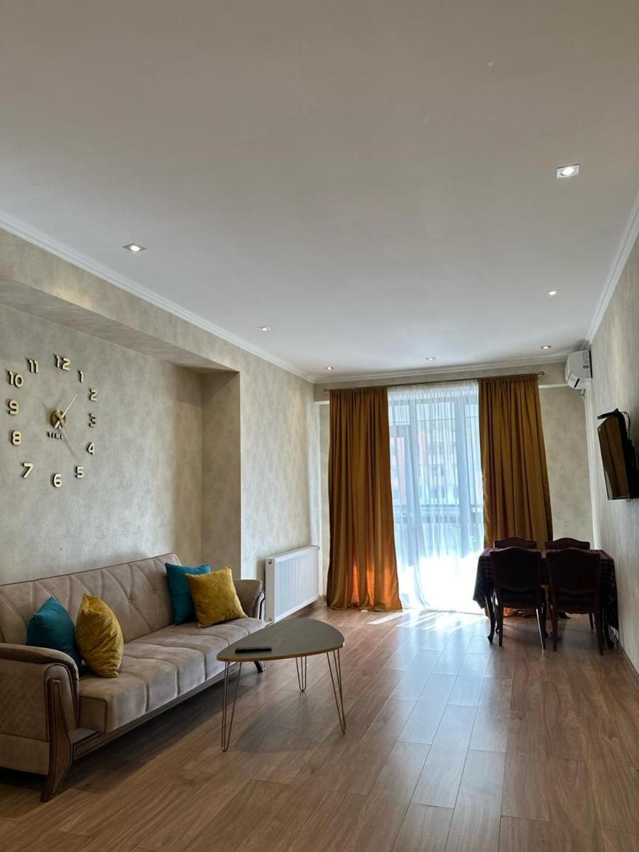 The best 1 bedroom apartment in the vicinity of Sports Palace - Housity